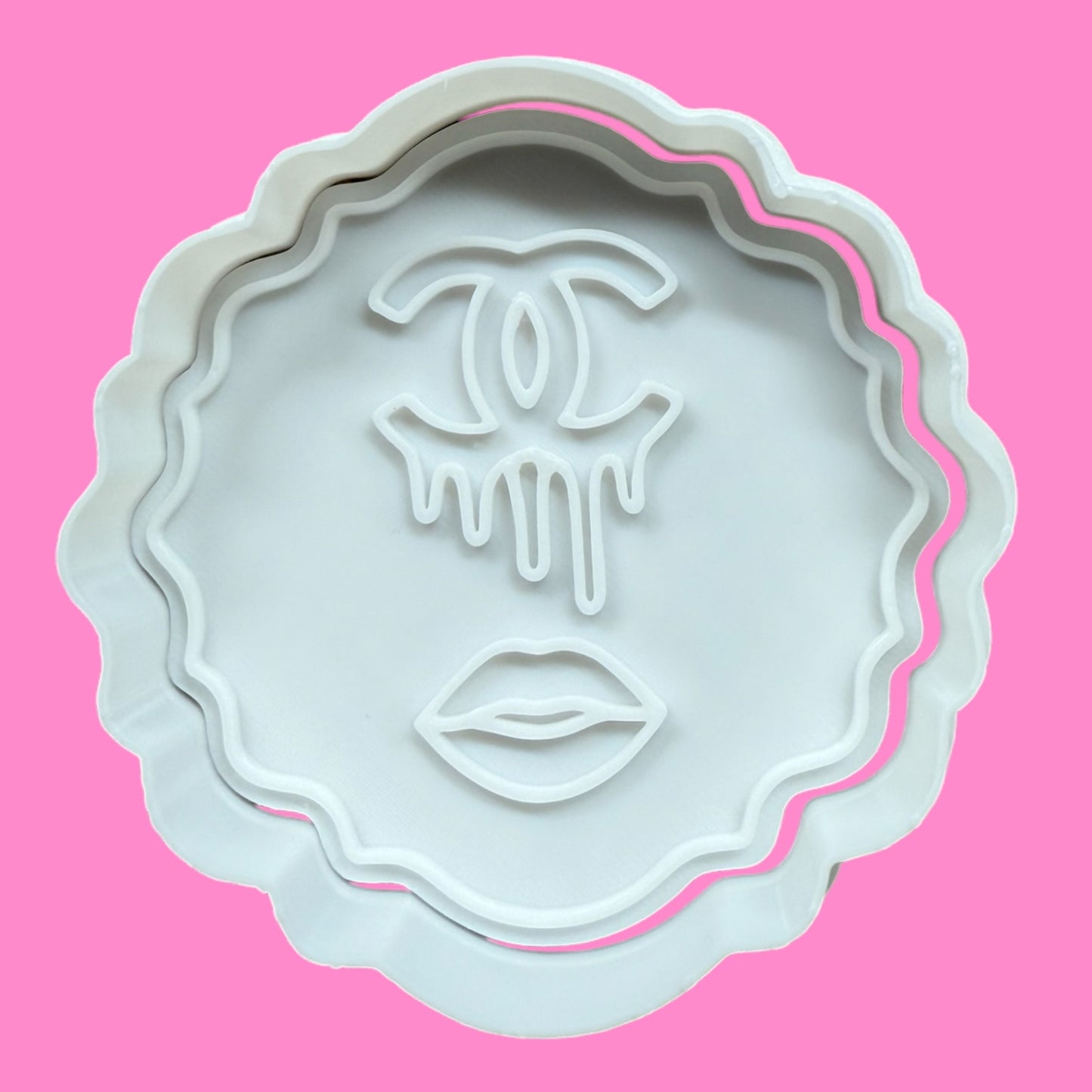 Melting Lips Logo Cookie Cutter & Embosser – Chanel-Inspired Fashion Bake Design