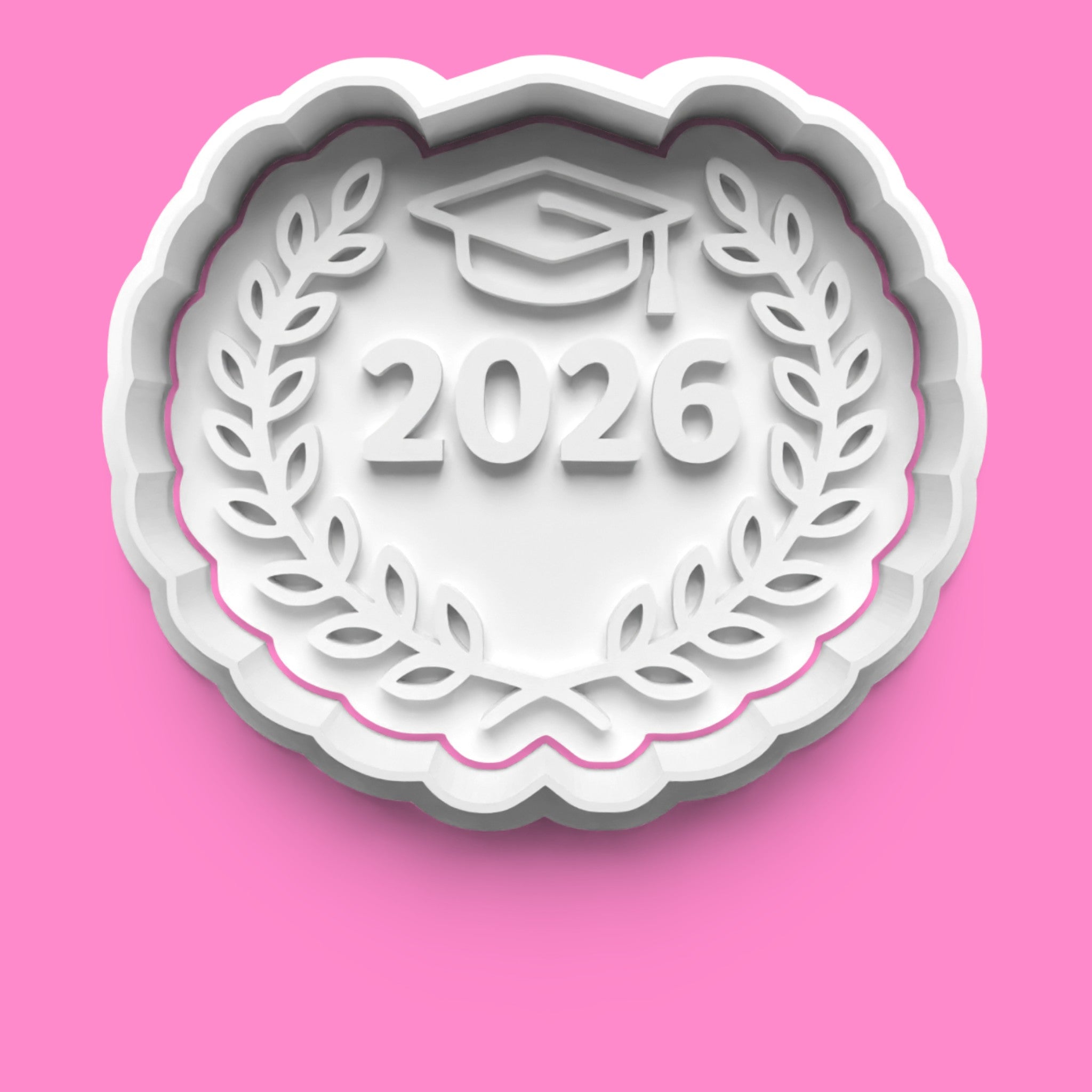 Celebrate the grad! Class of 2026 cookie cutter set with owl, bear & graduation cap. Various sizes available. Hand wash only. Perfect for 2026 graduation parties!