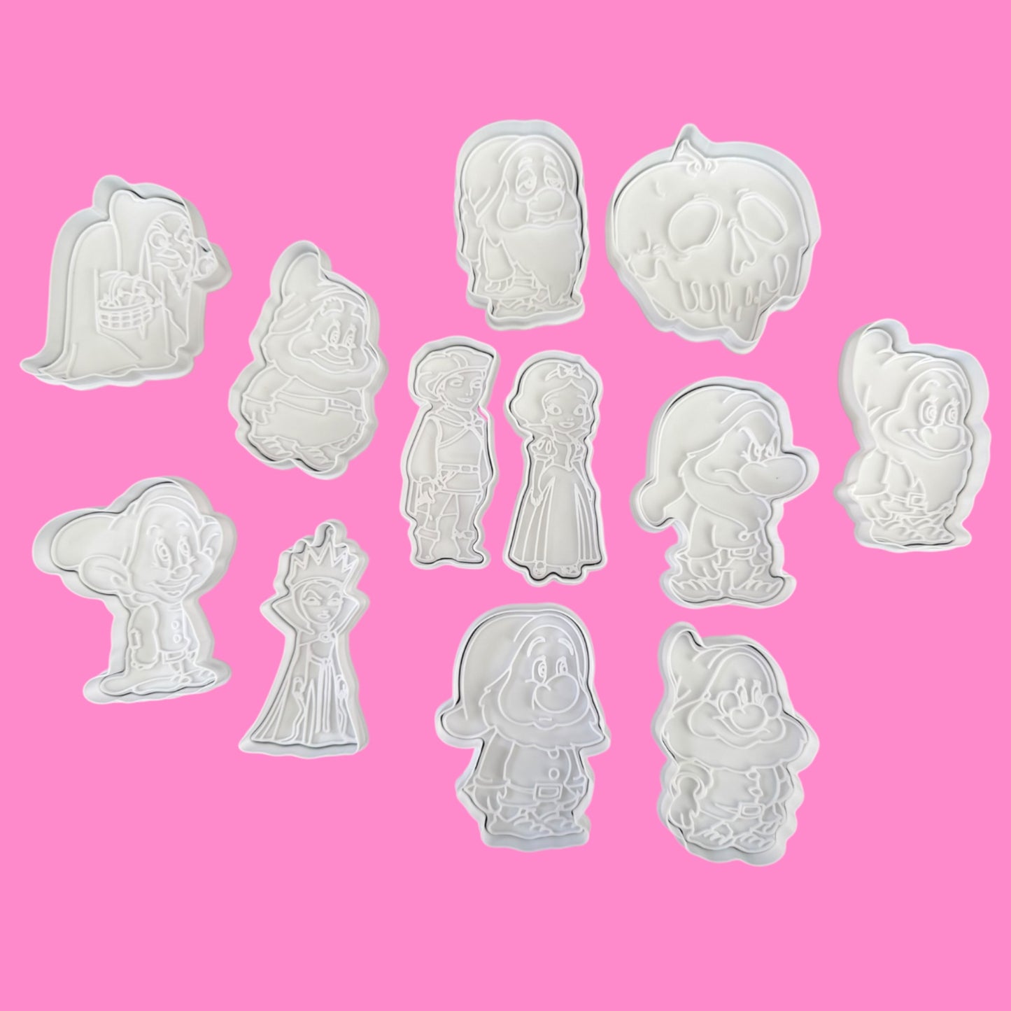 Snow White & The Sweet Seven – 12-Piece Fairy Tale Cookie Cutter Set (7cm+)