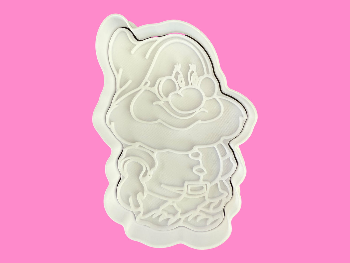 Snow White & The Sweet Seven – 12-Piece Fairy Tale Cookie Cutter Set (7cm+)