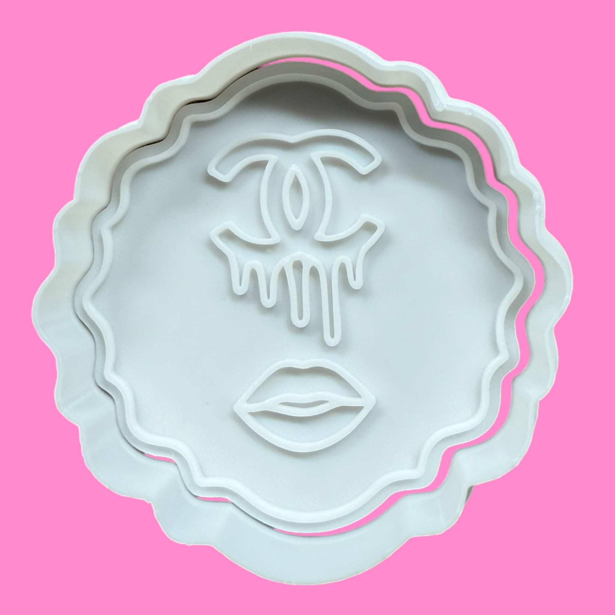Melting Lips Logo Cookie Cutter & Embosser – Chanel-Inspired Fashion Bake Design