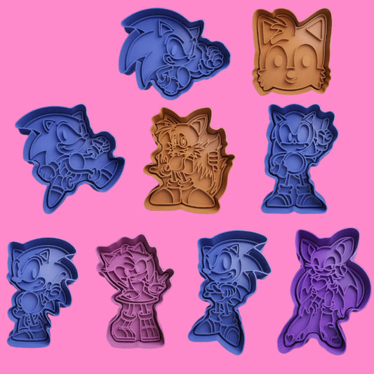 Sonic The Hedgehog and  Friends Cookie Cutter and Embosser Stamp Set of 9